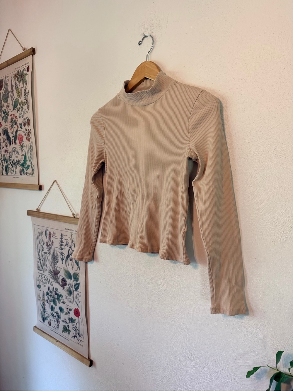 Anthropologie - Small - Beige Ribbed Mock-Neck Long Sleeve Top